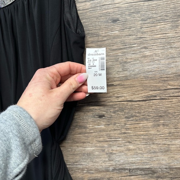 dressbarn Black Maxi Sheath Dress with Scoop Neck and Sleeveless Design - Picture 4 of 6